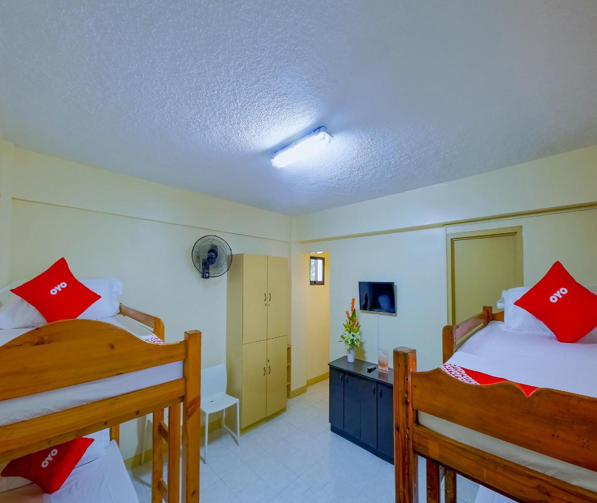 Hotel Oyo 840 Orangenest Apartelle 2*