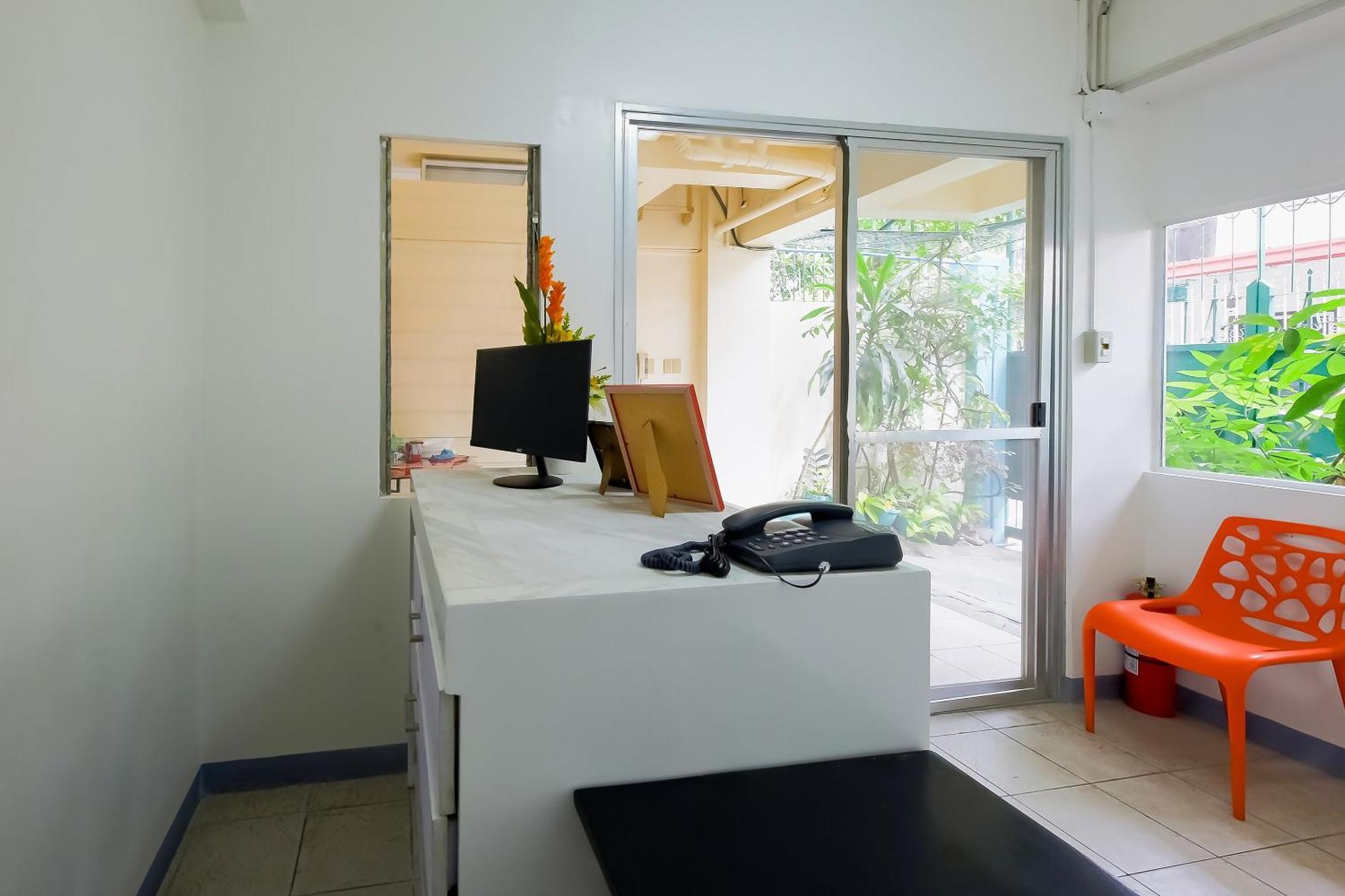 Hotel Oyo 840 Orangenest Apartelle 2*