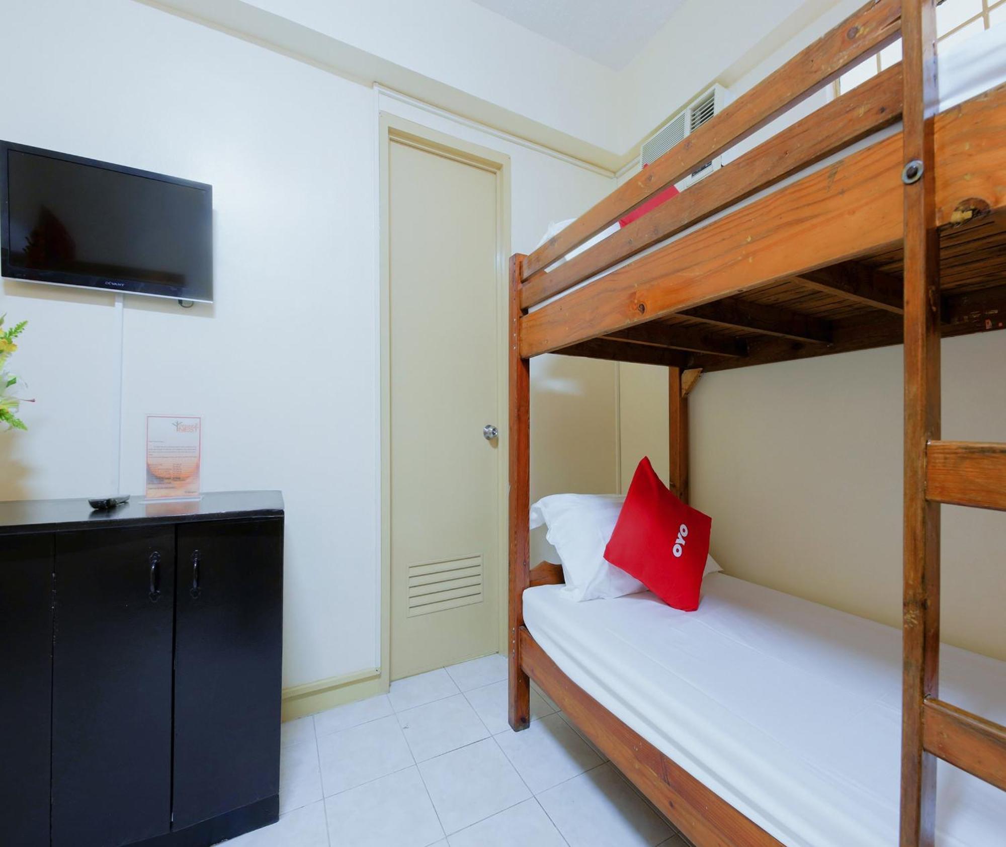 Hotel Oyo 840 Orangenest Apartelle